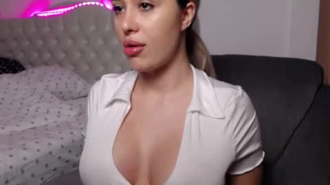 Lexxyselena online show from 15, 9, 2025