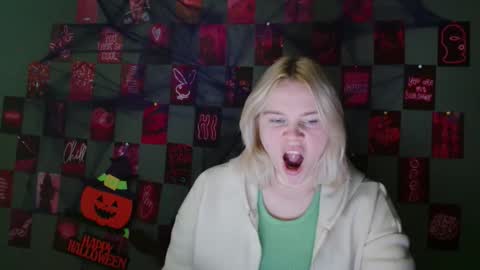 Leyla online show from 7, 10, 2025