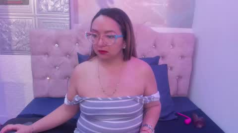 Leyla smithh online show from 20, 10, 2025