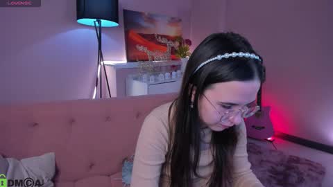 Snapshot of leylamirage chatting on 1, 3, 2026 leylamirage online show from 1, 3, 2026