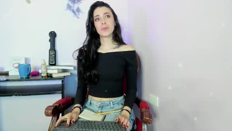 Leyna online show from 24, 2, 2025