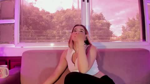 LEZY online show from 1, 10, 2025