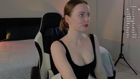 Snapshot of li_j chatting on 15, 9, 2025 Linda my FANSLY red fury online show from 15, 9, 2025