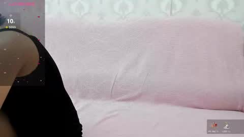 Snapshot of lia1243756 chatting on 4, 3, 2025 LEANNAA online show from 4, 3, 2025