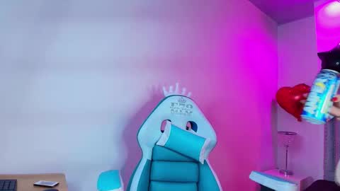 Lia  online show from 12, 2, 2026