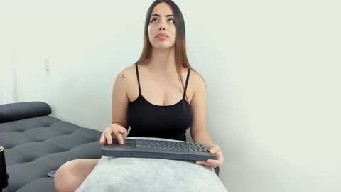 Lia y Felipe --  online show from 13, 1, 2025