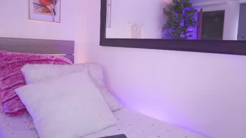 Snapshot of lia_mackenzie chatting on 9, 7, 2026 liaa online show from 9, 7, 2026