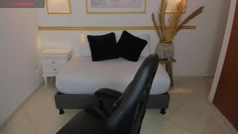 Lia  online show from 6, 1, 2026