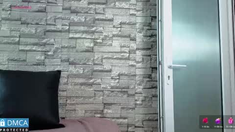 lia summer1 online show from 17, 1, 2026