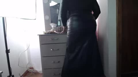 Lia Taylor online show from 18, 9, 2025