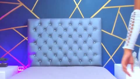 Snapshot of liaa_taylor1 chatting on 1, 10, 2025 Lia online show from 1, 10, 2025