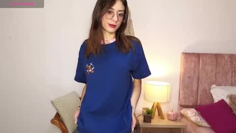 Lia  online show from 9, 1, 2025