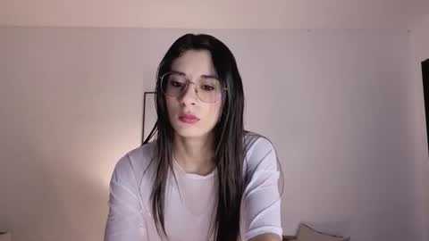 Lia  online show from 8, 11, 2025