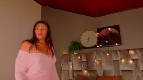 L I A   online show from 26, 5, 2026