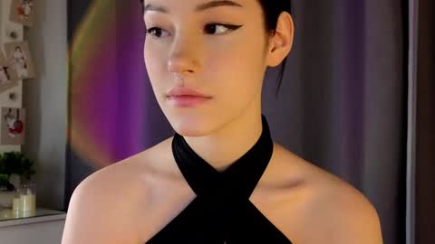 Lia  online show from 6, 12, 2024