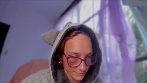 Snapshot of liahilton_ chatting on 11, 12, 2024 lh6 9c online show from 11, 12, 2024