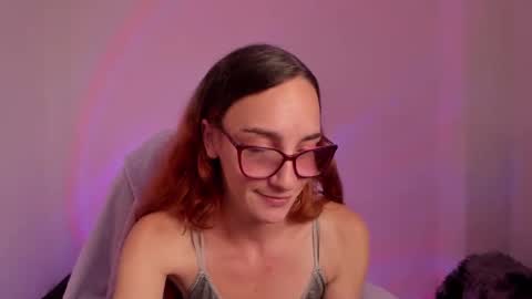 Snapshot of liahilton_ chatting on 24, 9, 2025 lh6 9c online show from 24, 9, 2025