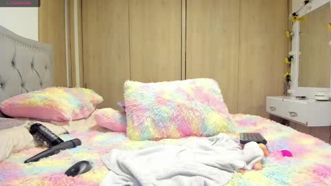 Lia  online show from 15, 1, 2025