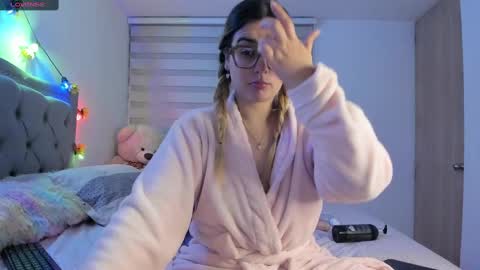 Lia  online show from 19, 2, 2025