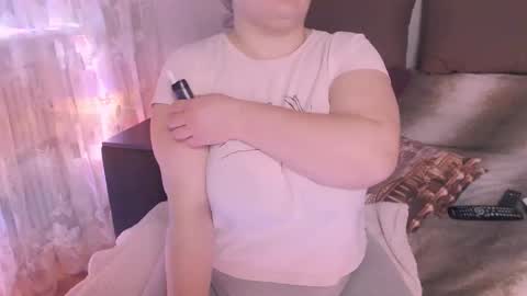 Snapshot of liahsofty chatting on 8, 12, 2024 miss Lia colection for travel online show from 8, 12, 2024