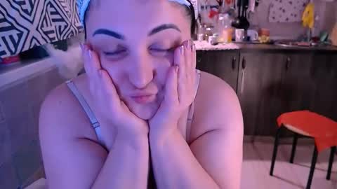 Snapshot of liahsofty chatting on 2, 11, 2025 miss Lia colection for travel online show from 2, 11, 2025