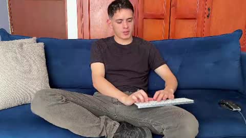 Snapshot of liam_enzho chatting on 25, 6, 2026 Liam online show from 25, 6, 2026
