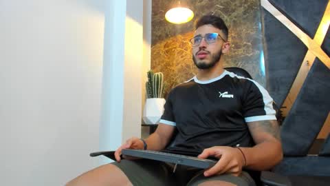 LIAM KLEIN online show from 16, 9, 2025