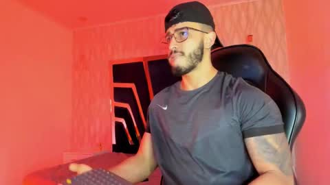 LIAM KLEIN online show from 25, 11, 2025