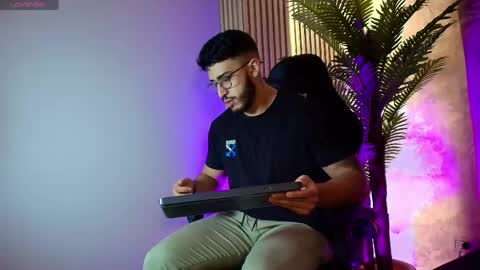 LIAM KLEIN online show from 25, 5, 2026