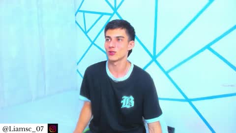 Liam scott77 online show from 2, 12, 2025