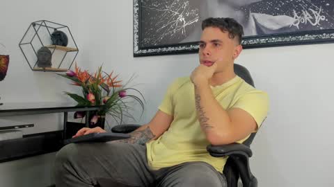 Snapshot of liam_walk chatting on 13, 1, 2025 Liam online show from 13, 1, 2025