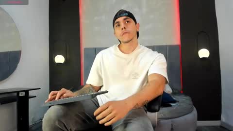 Snapshot of liam_walk chatting on 23, 9, 2025 Liam online show from 23, 9, 2025