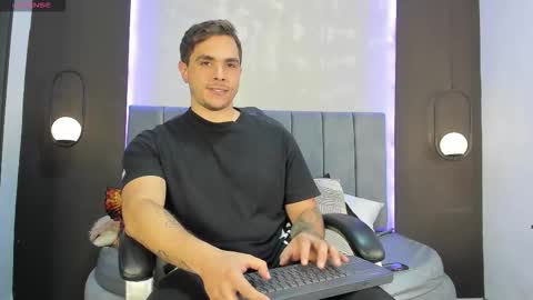 Snapshot of liam_walk chatting on 20, 10, 2025 Liam online show from 20, 10, 2025