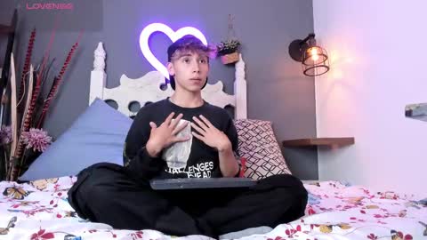 liaml_18_ online show from 8, 9, 2025