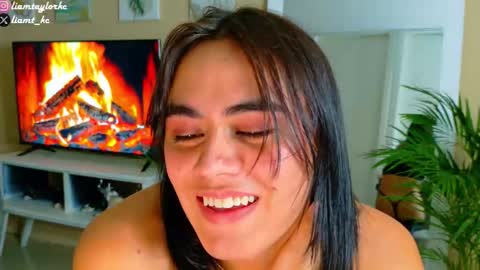 Snapshot of liamtaylor_ chatting on 31, 10, 2025 Tell me Liam online show from 31, 10, 2025