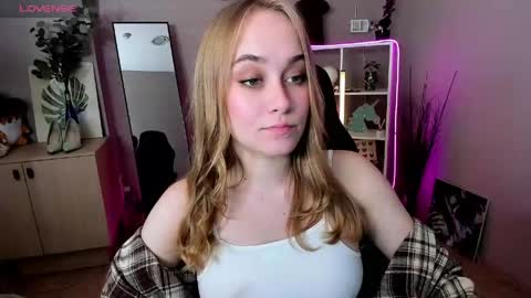 Snapshot of lianabright chatting on 9, 6, 2026 Liana online show from 9, 6, 2026