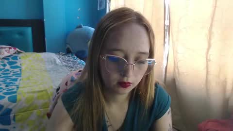 Lia Roberts online show from 1, 2, 2025