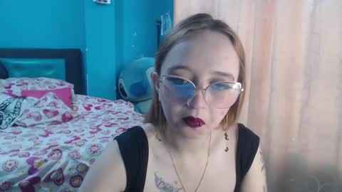 Lia Roberts online show from 22, 2, 2025