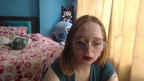 Lia Roberts online show from 4, 3, 2025
