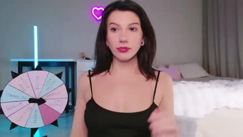 Lia online show from 2, 12, 2025