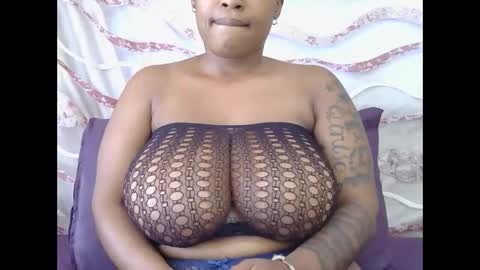 Snapshot of lickabletash98 chatting on 25, 1, 2025 lickabletash98 online show from 25, 1, 2025