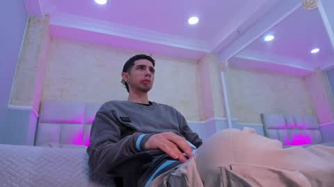 L I I A M online show from 2, 3, 2025