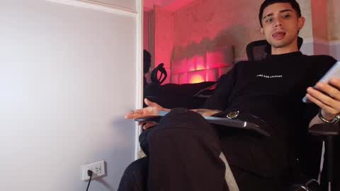 L I I A M online show from 11, 3, 2025