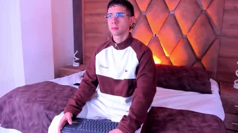 L I I A M online show from 24, 2, 2026