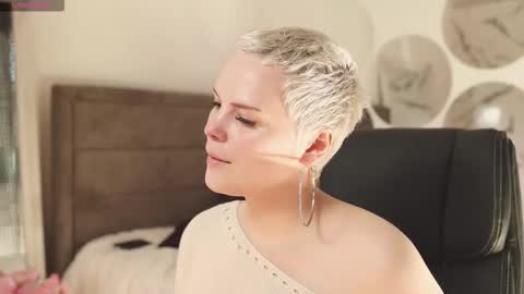 likaaberry online show from 20, 9, 2025