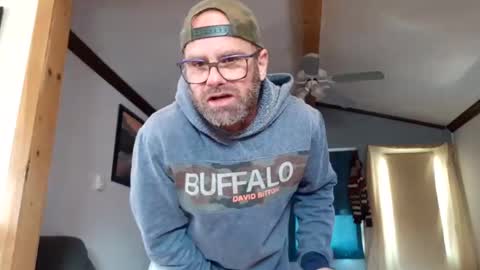 Snapshot of likedoingit69 chatting on 20, 4, 2026 St pierre online show from 20, 4, 2026
