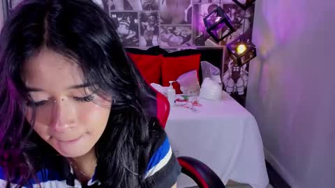 Snapshot of lil_cey chatting on 19, 10, 2025 Lili Cey online show from 19, 10, 2025