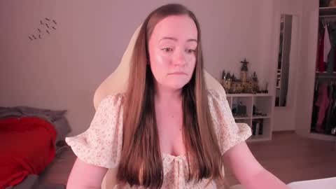 Snapshot of lil_happiness chatting on 12, 11, 2025 for free registration 3 online show from 12, 11, 2025