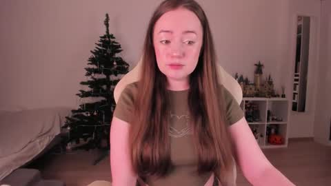 Snapshot of lil_happiness chatting on 18, 12, 2025 for free registration 3 online show from 18, 12, 2025