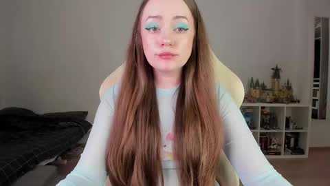 Snapshot of lil_happiness chatting on 19, 3, 2026 for free registration 3 online show from 19, 3, 2026
